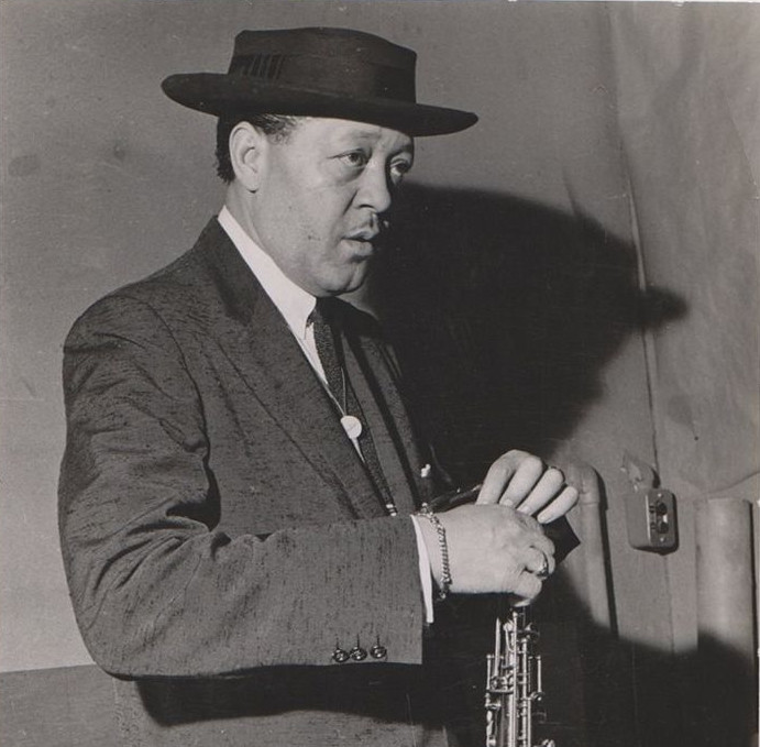 Lester-Young-standingCropped